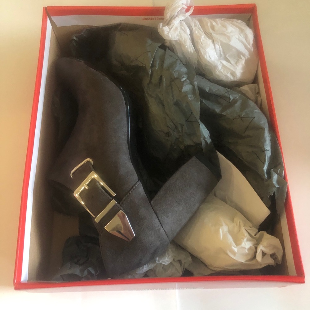 Grey Booties - Picture 4 of 8